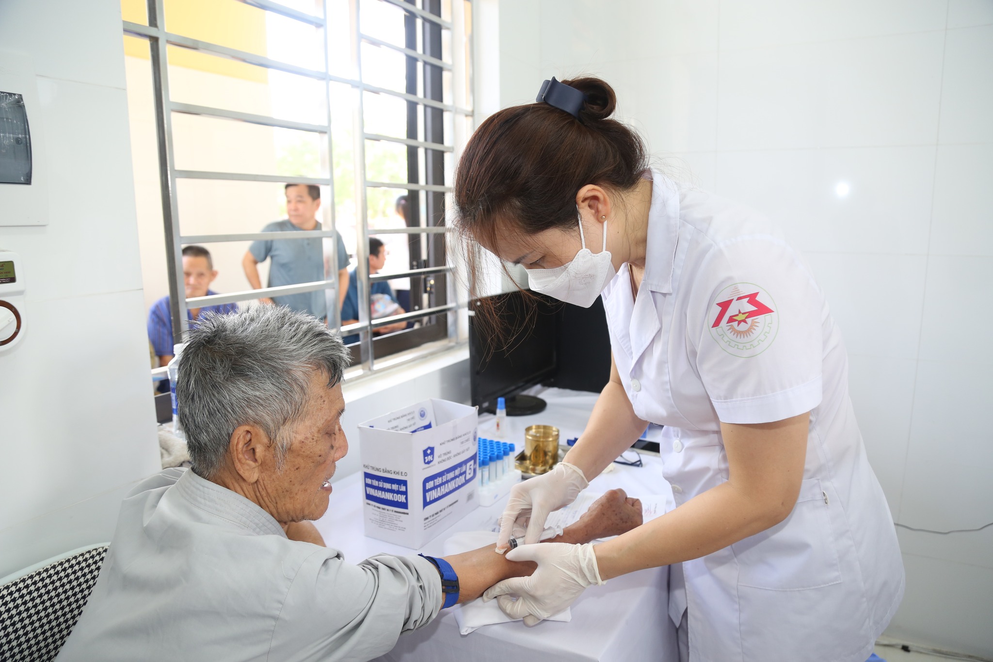 NHÀ MÁY Z113 CHUNG TAY XÓA ĐÓI GIẢM NGHÈO, XÂY DỰNG NÔNG THÔN MỚI PHÁT TRIỂN BỀN VỮNG